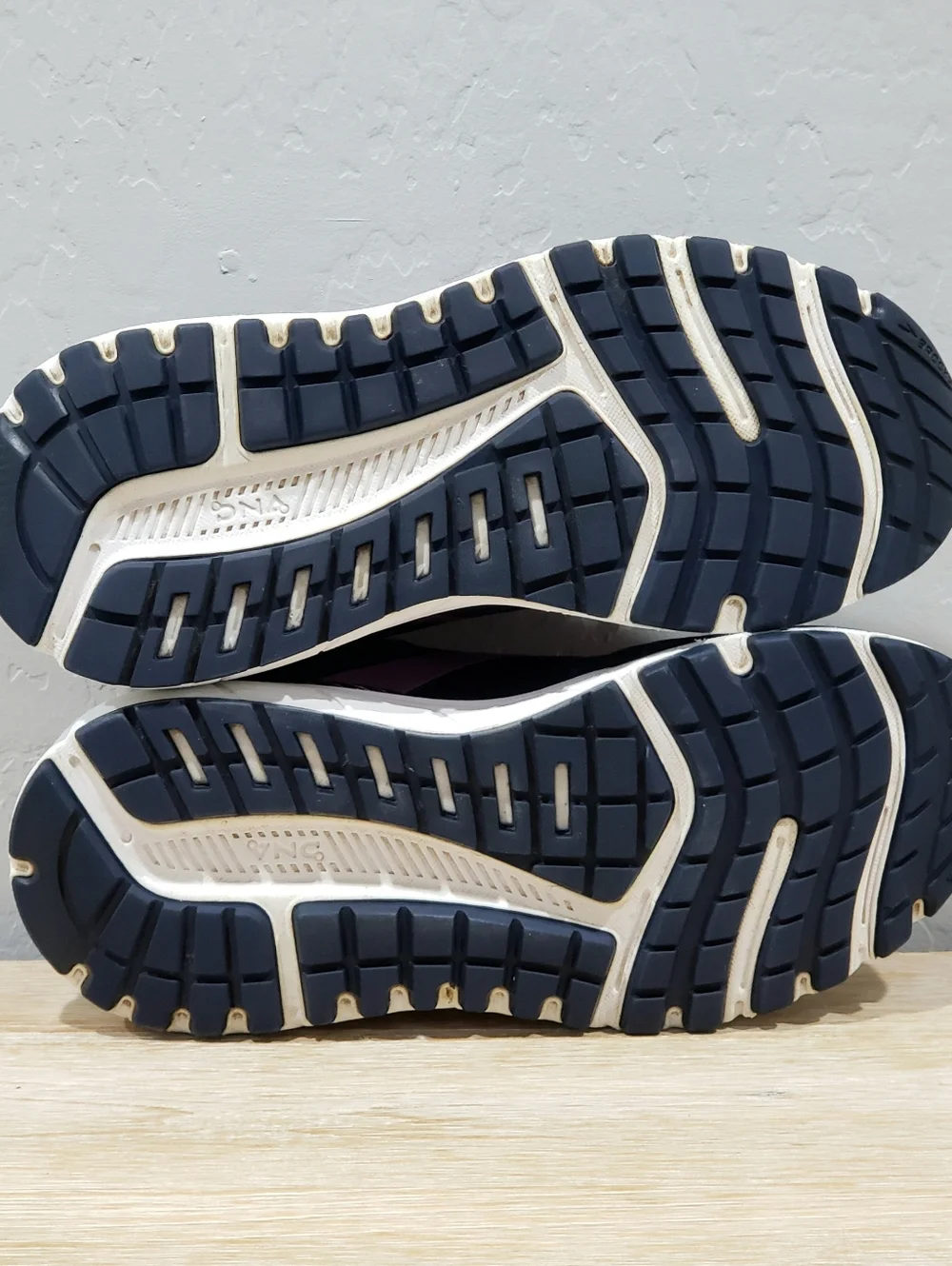 Brooks women ariel